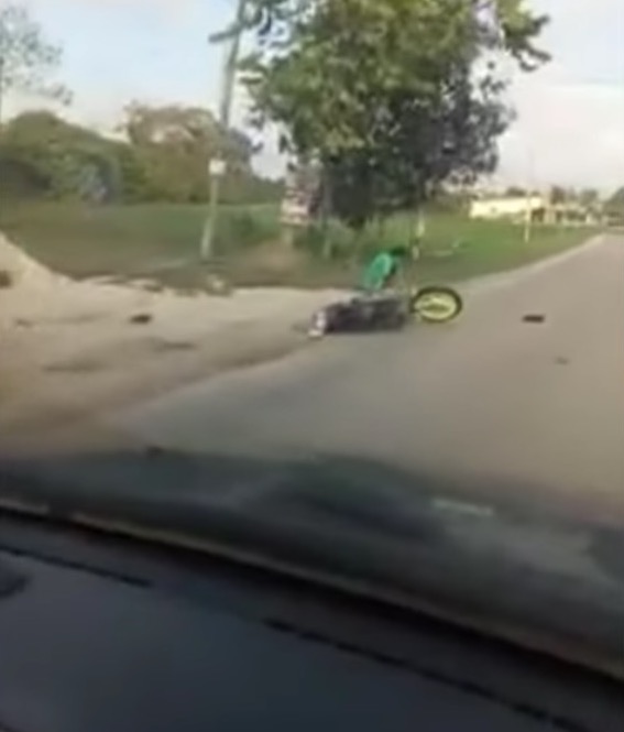 sajagempak.com - Polis Jelaskan Video Tular Pelajar Tak Pakai Helmet Terbabas Ketika Lari Dikejar Polis Trafik
