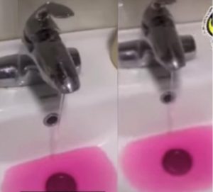 sajagempak.com - Penduduk Bingung Air Berwarna Pink Seperti Sirap Bandung Keluar Dari Paip Air
