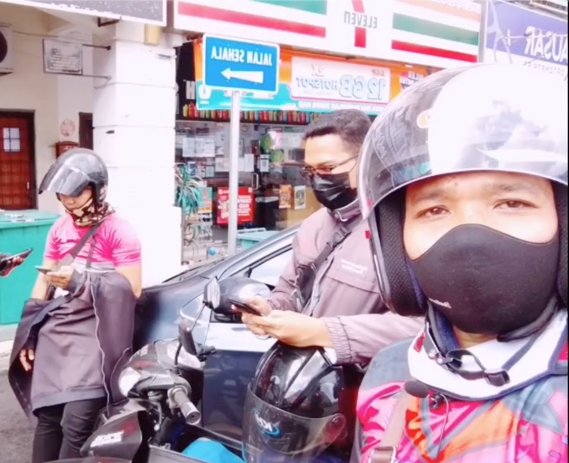  Terjumpa Rakan Rider Foodpanda Berbasikal, Lelaki Tergaman Mendengar ‘Kata-kata’ Dari Mulut Rider Itu Dan Terus 'Decline Order"