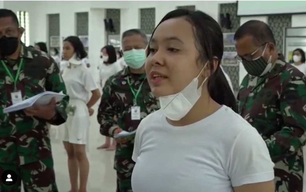 Gadis Beri Alasan Mahu Masuk Tentera Kerana Mahu Bekas Kekasih Menyesal, Mejar Jeneral Tergelak