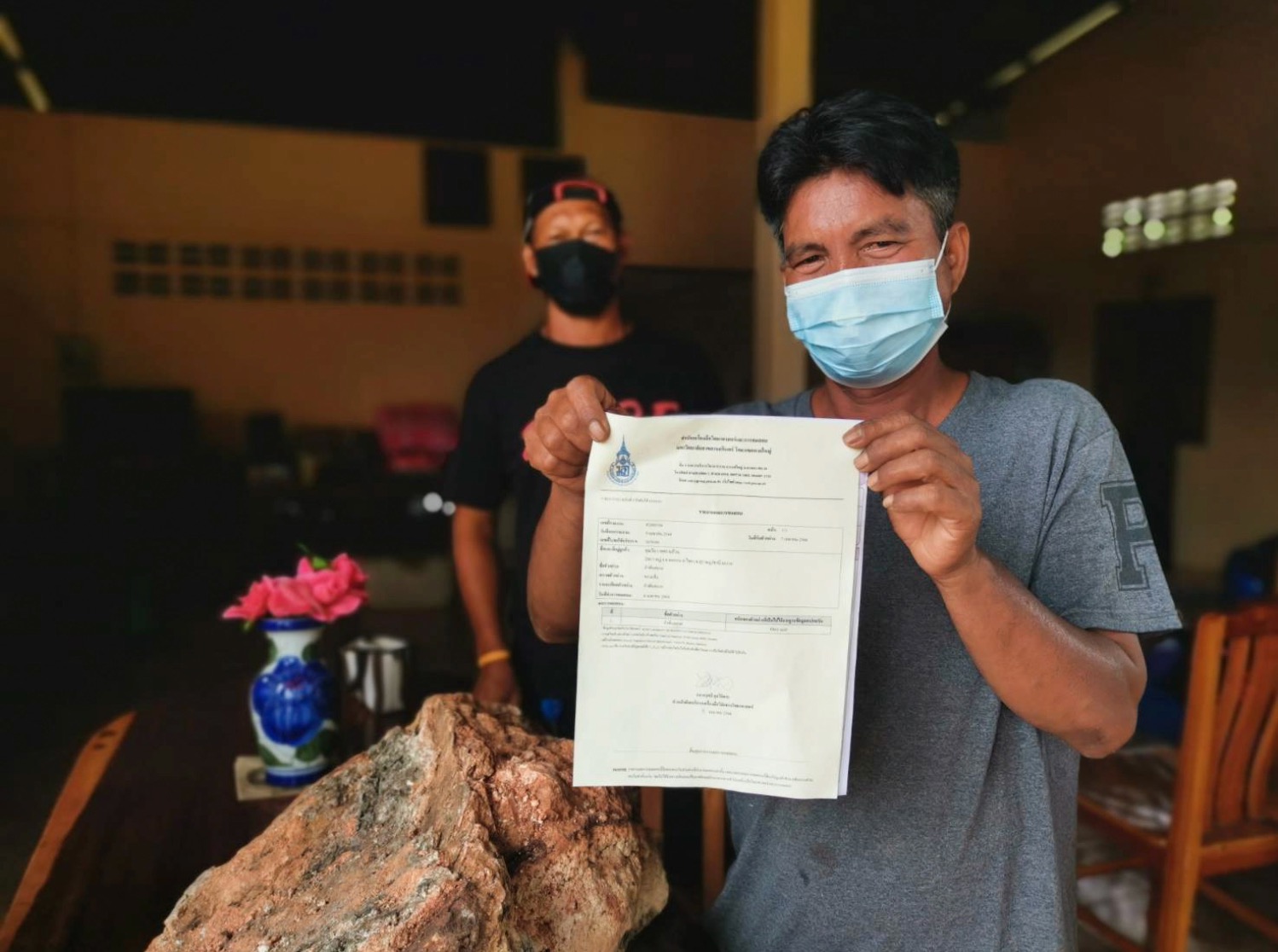 Nelayan Menemui Muntah Paus Seberat 30kg Di Pantai Bernilai Cecah RM5 juta, Mahu Bersara Awal - sajagempak.com
